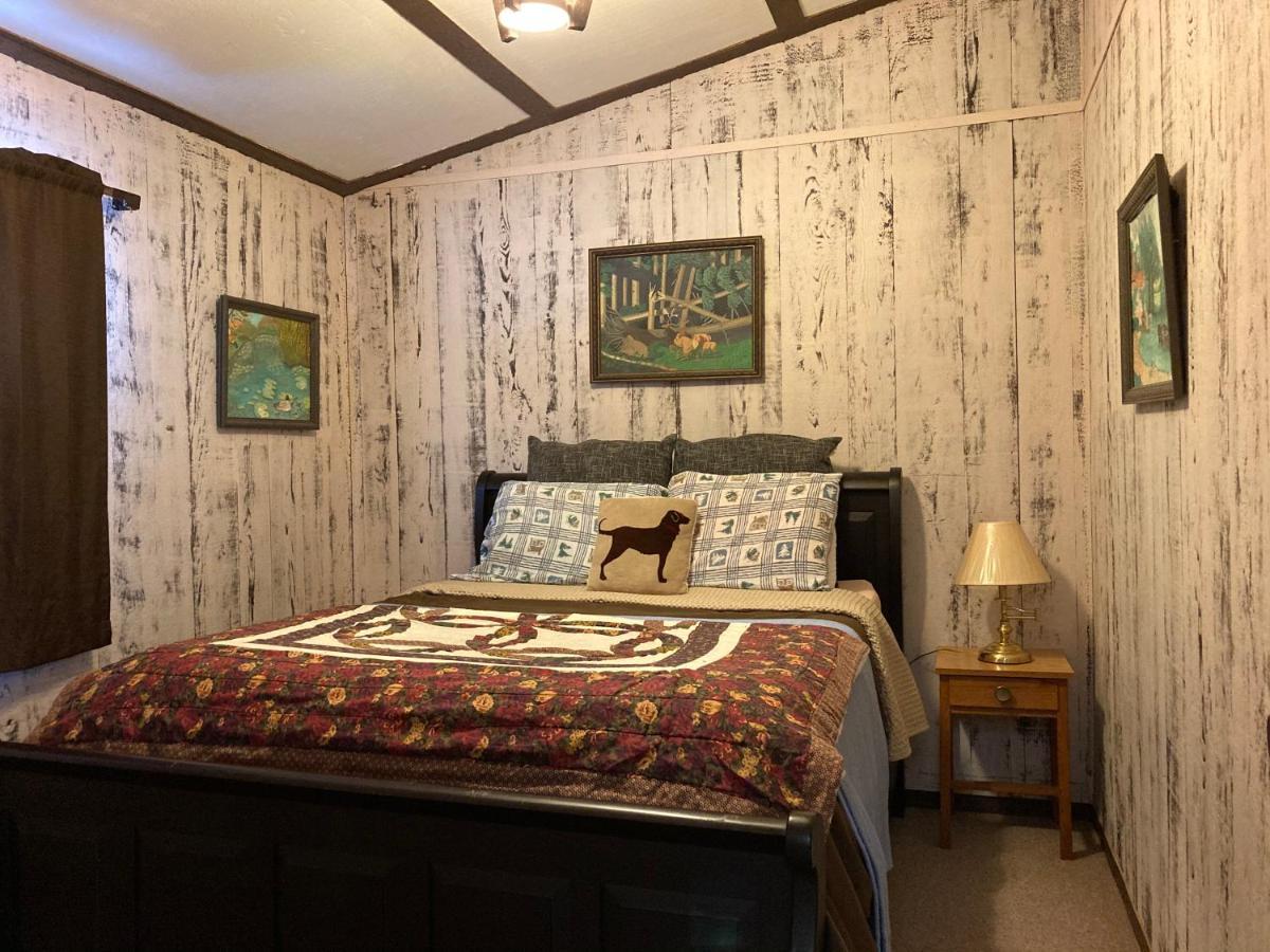 Musky Joe'S Twin Pines Resort New Post Exterior photo