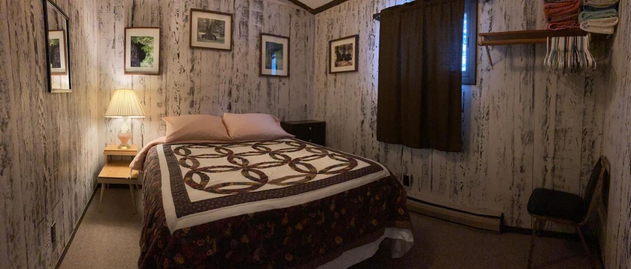 Musky Joe'S Twin Pines Resort New Post Exterior photo