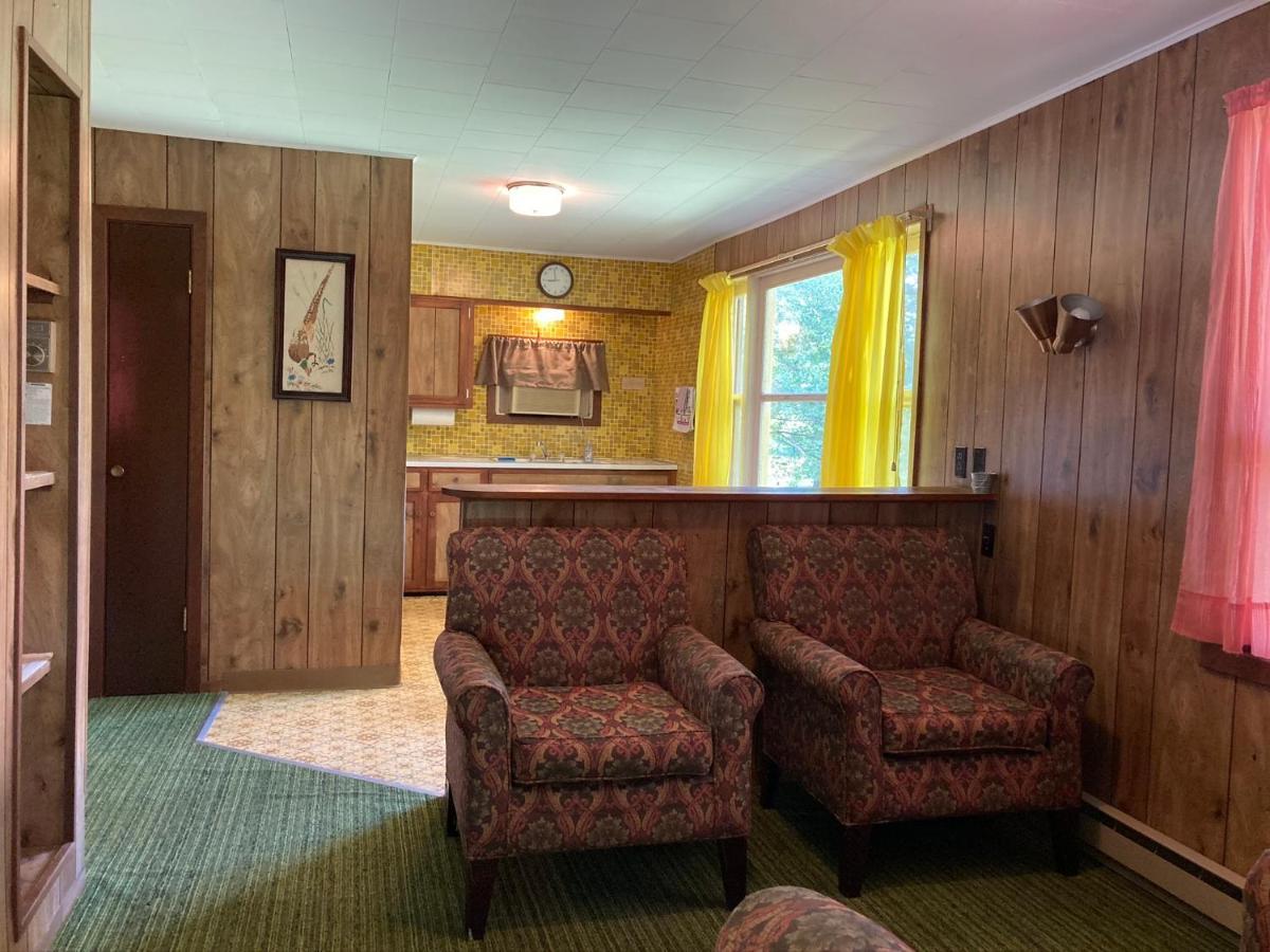 Musky Joe'S Twin Pines Resort New Post Exterior photo