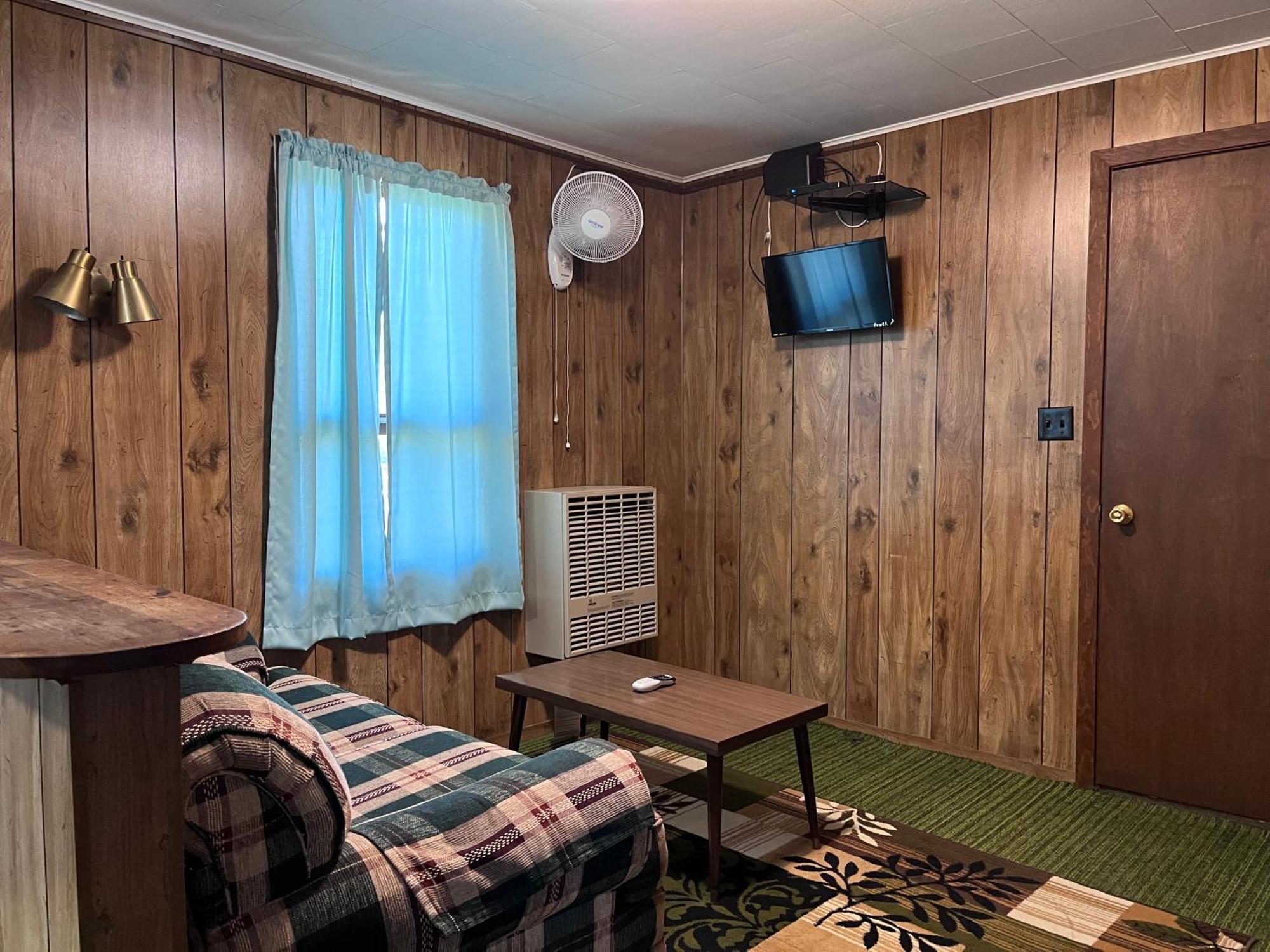 Musky Joe'S Twin Pines Resort New Post Exterior photo